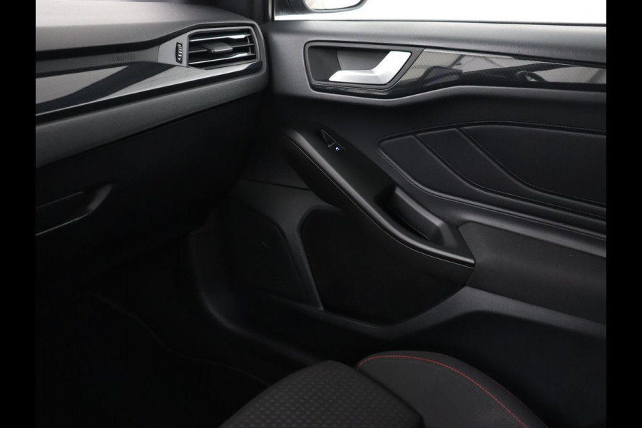 Ford Focus 1.5 EcoBoost ST Line X | Panoramadak | Trekhaak | Camera | Carplay | Digital Cockpit | Adaptive cruise | B&O Sound | Navigatie | Climate control | Keyless | Full LED