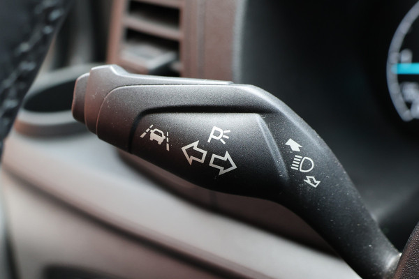Ford Transit Custom 300 2.0 TDCI L2H1 | Raptor Edition | Blind Spot | Camera | Navigatie | CarPlay | Stoelverwarming | Airco | PDC V+A | MF Stuur |  Dealer onderhouden | Fabrieksgarantie tot 05-2027 | Nieuwe APK