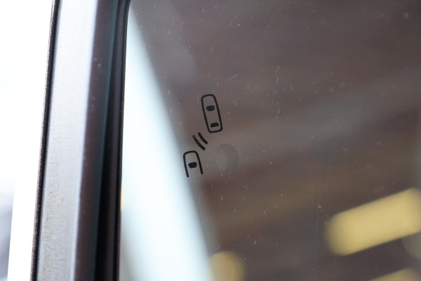 Ford Transit Custom 300 2.0 TDCI L2H1 | Raptor Edition | Blind Spot | Camera | Navigatie | CarPlay | Stoelverwarming | Airco | PDC V+A | MF Stuur |  Dealer onderhouden | Fabrieksgarantie tot 05-2027 | Nieuwe APK