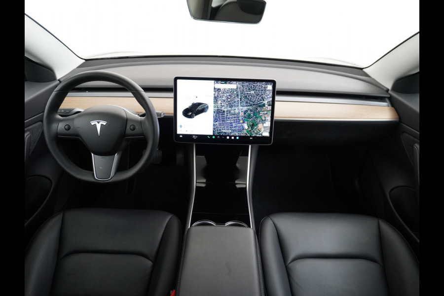 Tesla Model 3 Long Range AWD 75kWh 463PK Trekhaak SOH 88% FSD-3 Computer Premium Audio 4wd AutoPilot Panoramadak Camera's Leer Adaptive-Cruise Stoel en achterbank verwarming Electr.Stoelen+Memory+Easy-Entry WiFi 1.000kg Trekgewicht 1e Eigenaar Org. Nederlandse Auto Garantie op Accu/Motor tot 28-12-2027/192.000km