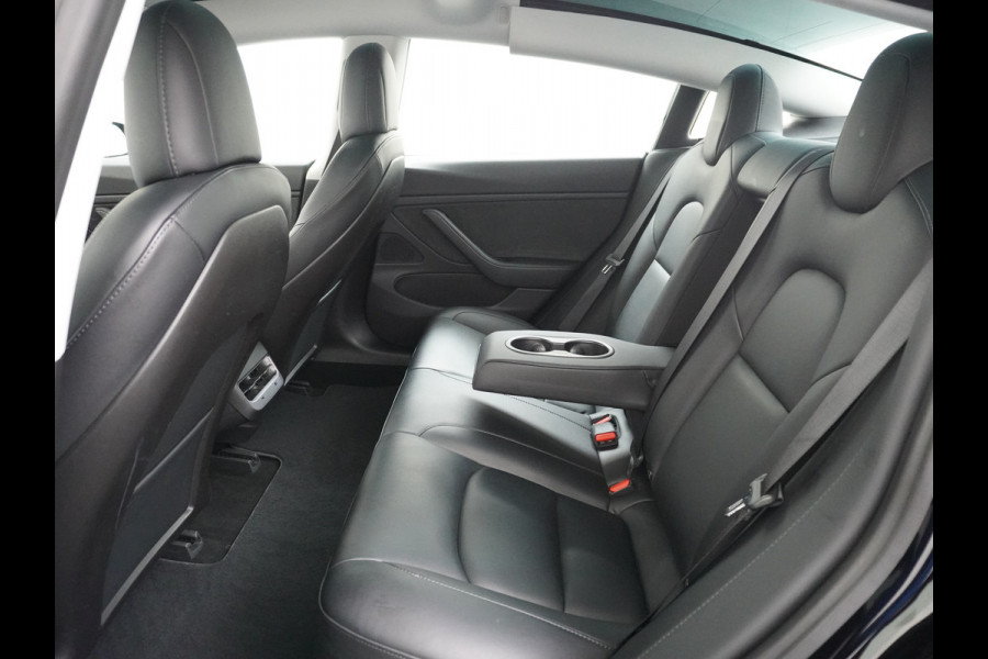 Tesla Model 3 Long Range AWD 75kWh 463PK Trekhaak SOH 88% FSD-3 Computer Premium Audio 4wd AutoPilot Panoramadak Camera's Leer Adaptive-Cruise Stoel en achterbank verwarming Electr.Stoelen+Memory+Easy-Entry WiFi 1.000kg Trekgewicht 1e Eigenaar Org. Nederlandse Auto Garantie op Accu/Motor tot 28-12-2027/192.000km
