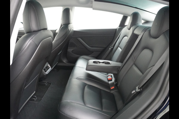 Tesla Model 3 Long Range AWD 75kWh 463PK Trekhaak SOH 88% FSD-3 Computer Premium Audio 4wd AutoPilot Panoramadak Camera's Leer Adaptive-Cruise Stoel en achterbank verwarming Electr.Stoelen+Memory+Easy-Entry WiFi 1.000kg Trekgewicht 1e Eigenaar Org. Nederlandse Auto Garantie op Accu/Motor tot 28-12-2027/192.000km