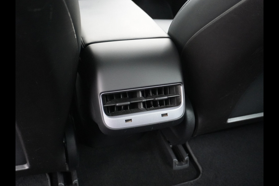 Tesla Model 3 Long Range AWD 75kWh 463PK Trekhaak SOH 88% FSD-3 Computer Premium Audio 4wd AutoPilot Panoramadak Camera's Leer Adaptive-Cruise Stoel en achterbank verwarming Electr.Stoelen+Memory+Easy-Entry WiFi 1.000kg Trekgewicht 1e Eigenaar Org. Nederlandse Auto Garantie op Accu/Motor tot 28-12-2027/192.000km