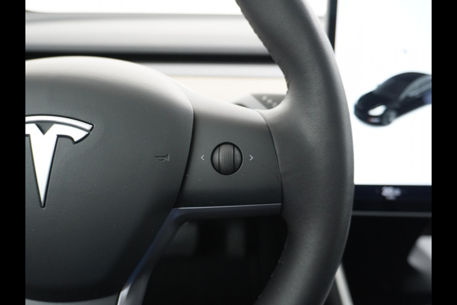 Tesla Model 3 Long Range AWD 75kWh 463PK Trekhaak SOH 88% FSD-3 Computer Premium Audio 4wd AutoPilot Panoramadak Camera's Leer Adaptive-Cruise Stoel en achterbank verwarming Electr.Stoelen+Memory+Easy-Entry WiFi 1.000kg Trekgewicht 1e Eigenaar Org. Nederlandse Auto Garantie op Accu/Motor tot 28-12-2027/192.000km