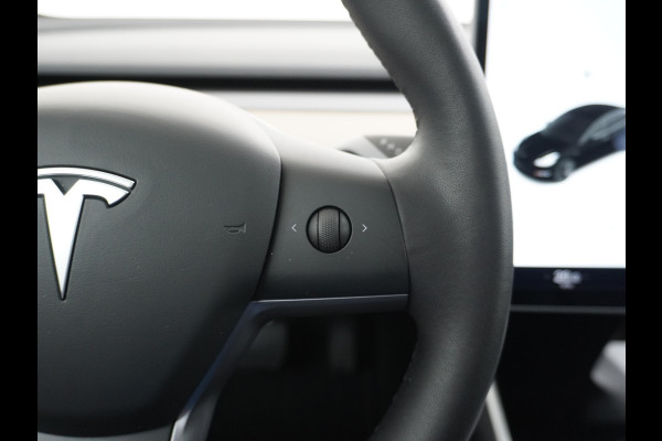 Tesla Model 3 Long Range AWD 75kWh 463PK Trekhaak SOH 88% FSD-3 Computer Premium Audio 4wd AutoPilot Panoramadak Camera's Leer Adaptive-Cruise Stoel en achterbank verwarming Electr.Stoelen+Memory+Easy-Entry WiFi 1.000kg Trekgewicht 1e Eigenaar Org. Nederlandse Auto Garantie op Accu/Motor tot 28-12-2027/192.000km