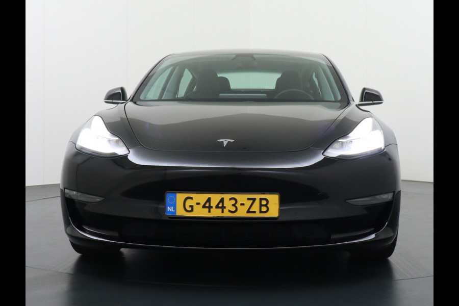 Tesla Model 3 Long Range AWD 75kWh 463PK Trekhaak SOH 88% FSD-3 Computer Premium Audio 4wd AutoPilot Panoramadak Camera's Leer Adaptive-Cruise Stoel en achterbank verwarming Electr.Stoelen+Memory+Easy-Entry WiFi 1.000kg Trekgewicht 1e Eigenaar Org. Nederlandse Auto Garantie op Accu/Motor tot 28-12-2027/192.000km