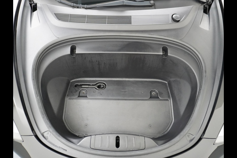 Tesla Model 3 Long Range AWD 75kWh 463PK Trekhaak SOH 88% FSD-3 Computer Premium Audio 4wd AutoPilot Panoramadak Camera's Leer Adaptive-Cruise Stoel en achterbank verwarming Electr.Stoelen+Memory+Easy-Entry WiFi 1.000kg Trekgewicht 1e Eigenaar Org. Nederlandse Auto Garantie op Accu/Motor tot 28-12-2027/192.000km