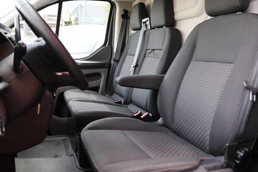 Ford Transit Custom 320 2.0 TDCI 190 PK L2H1 | Raptor Edition | Camera | CarPlay | Stoelverwarming | | 3-Zitter | DAB | Cruise control | PDC V+A | LED | Nieuwe APK | Dealer onderhouden