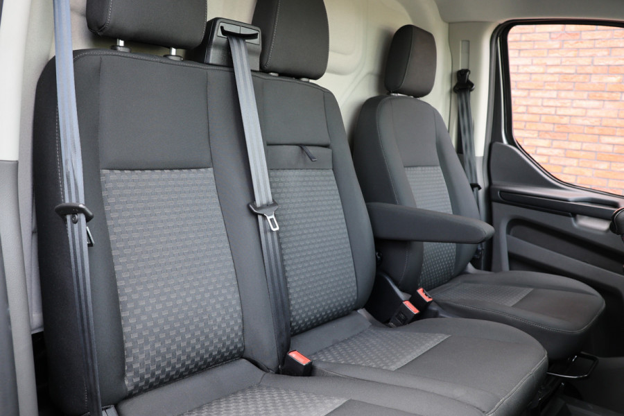 Ford Transit Custom 320 2.0 TDCI 190 PK L2H1 | Raptor Edition | Camera | CarPlay | Stoelverwarming | | 3-Zitter | DAB | Cruise control | PDC V+A | LED | Nieuwe APK | Dealer onderhouden