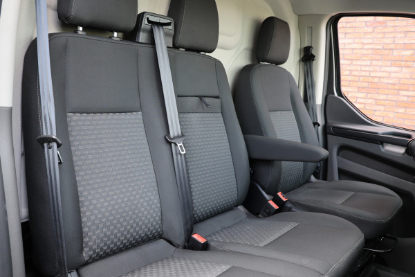 Ford Transit Custom 320 2.0 TDCI 190 PK L2H1 | Raptor Edition | Camera | CarPlay | Stoelverwarming | | 3-Zitter | DAB | Cruise control | PDC V+A | LED | Nieuwe APK | Dealer onderhouden