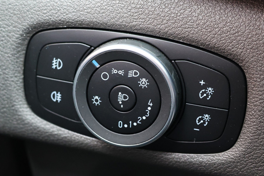 Ford Transit Custom 320 2.0 TDCI 190 PK L2H1 | Raptor Edition | Camera | CarPlay | Stoelverwarming | | 3-Zitter | DAB | Cruise control | PDC V+A | LED | Nieuwe APK | Dealer onderhouden