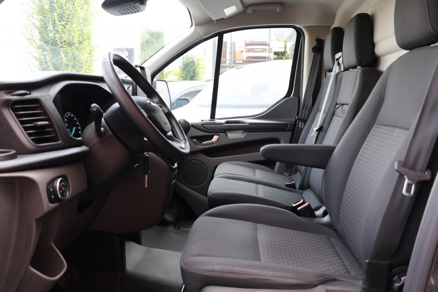 Ford Transit Custom 320 2.0 TDCI 190 PK L2H1 | Raptor Edition | Camera | CarPlay | Stoelverwarming | | 3-Zitter | DAB | Cruise control | PDC V+A | LED | Nieuwe APK | Dealer onderhouden