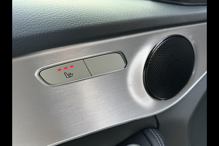 Mercedes-Benz C-Klasse Estate 180 AMG Automaat | Night Pakket | Panoramadak | Stoelverwarming | Achteruitrijcamera | LED verlichting | Apple CarPlay |