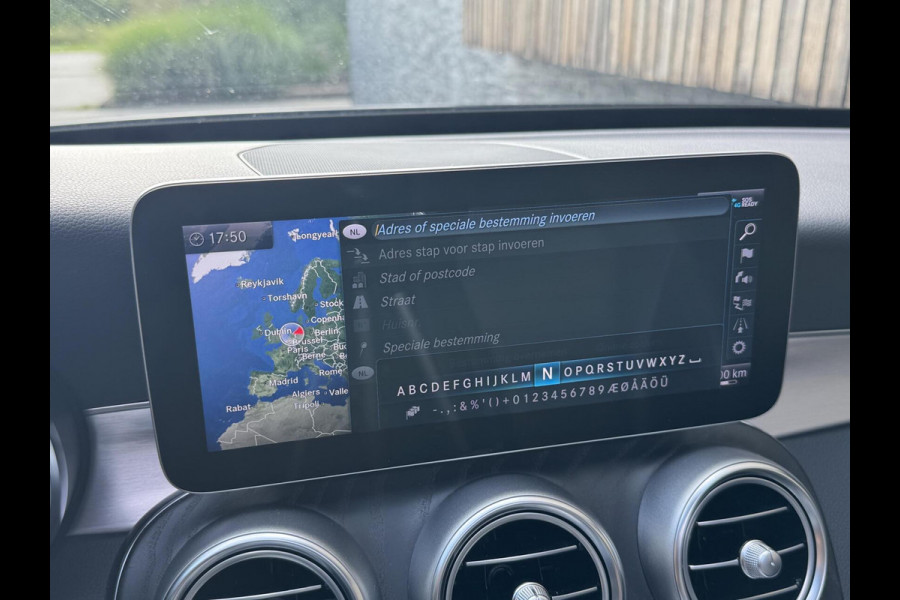Mercedes-Benz C-Klasse Estate 180 AMG Automaat | Night Pakket | Panoramadak | Stoelverwarming | Achteruitrijcamera | LED verlichting | Apple CarPlay |