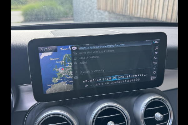 Mercedes-Benz C-Klasse Estate 180 AMG Automaat | Night Pakket | Panoramadak | Stoelverwarming | Achteruitrijcamera | LED verlichting | Apple CarPlay |