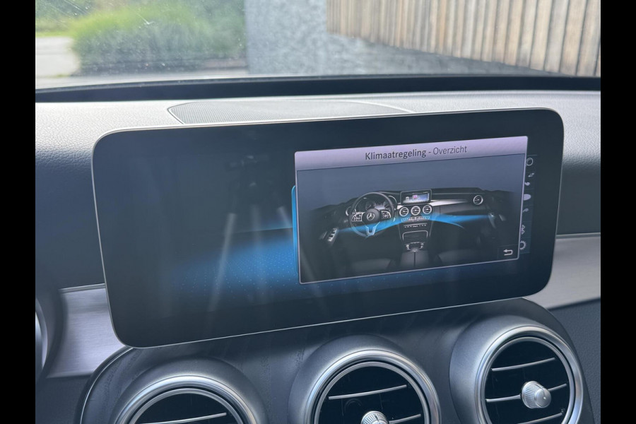 Mercedes-Benz C-Klasse Estate 180 AMG Automaat | Night Pakket | Panoramadak | Stoelverwarming | Achteruitrijcamera | LED verlichting | Apple CarPlay |