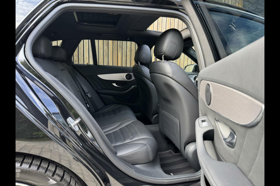 Mercedes-Benz C-Klasse Estate 180 AMG Automaat | Night Pakket | Panoramadak | Stoelverwarming | Achteruitrijcamera | LED verlichting | Apple CarPlay |