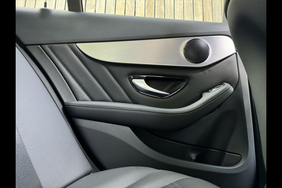 Mercedes-Benz C-Klasse Estate 180 AMG Automaat | Night Pakket | Panoramadak | Stoelverwarming | Achteruitrijcamera | LED verlichting | Apple CarPlay |