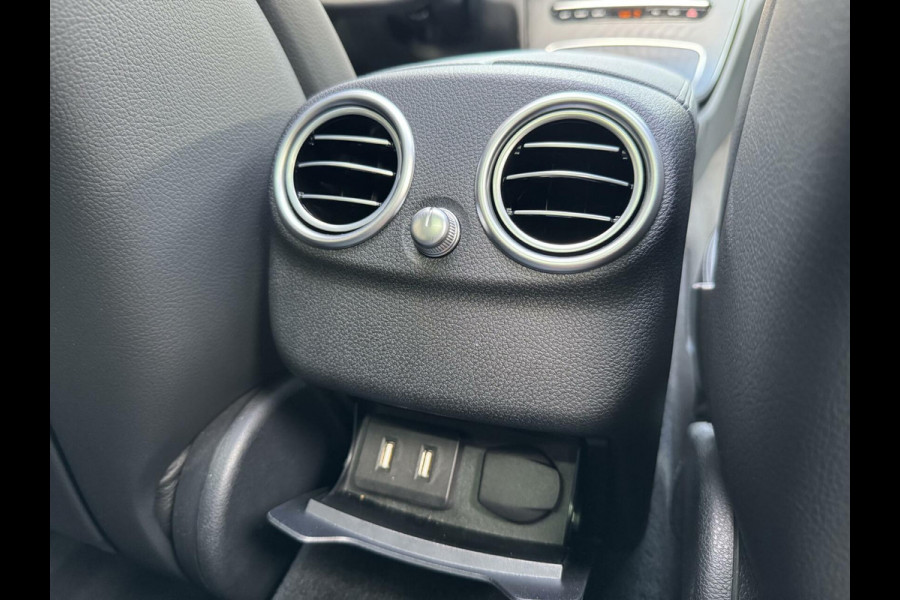 Mercedes-Benz C-Klasse Estate 180 AMG Automaat | Night Pakket | Panoramadak | Stoelverwarming | Achteruitrijcamera | LED verlichting | Apple CarPlay |