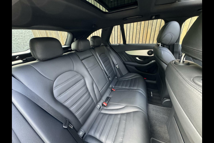 Mercedes-Benz C-Klasse Estate 180 AMG Automaat | Night Pakket | Panoramadak | Stoelverwarming | Achteruitrijcamera | LED verlichting | Apple CarPlay |