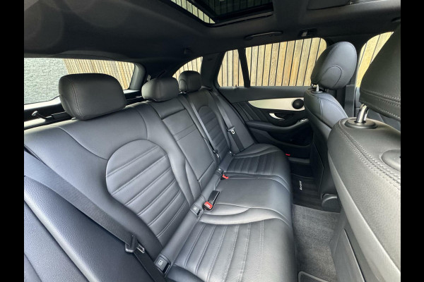 Mercedes-Benz C-Klasse Estate 180 AMG Automaat | Night Pakket | Panoramadak | Stoelverwarming | Achteruitrijcamera | LED verlichting | Apple CarPlay |