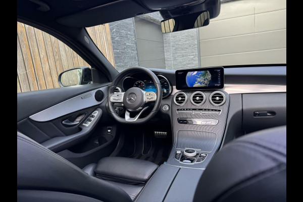 Mercedes-Benz C-Klasse Estate 180 AMG Automaat | Night Pakket | Panoramadak | Stoelverwarming | Achteruitrijcamera | LED verlichting | Apple CarPlay |