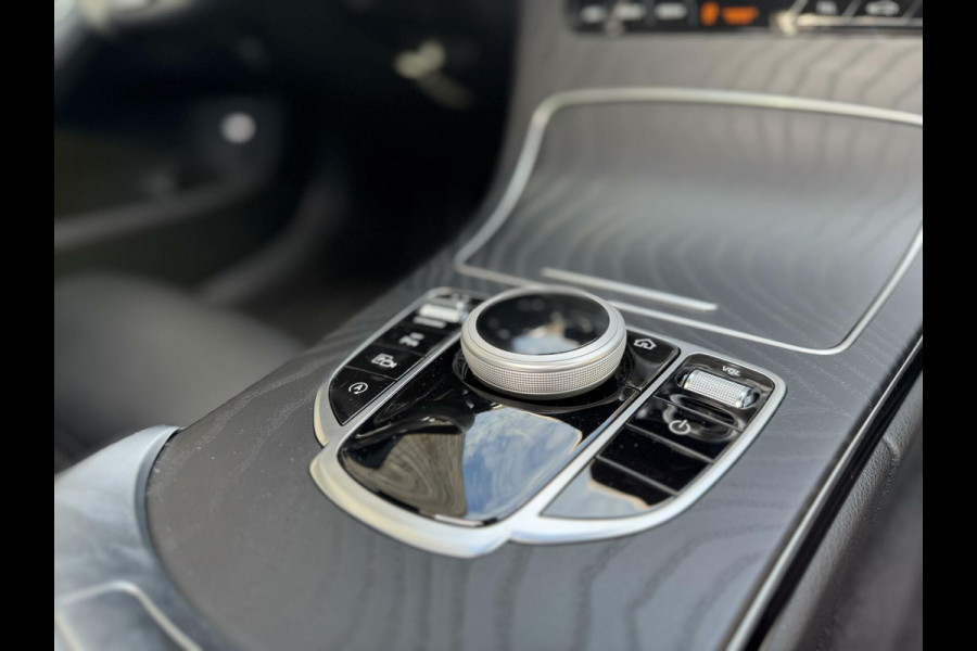 Mercedes-Benz C-Klasse Estate 180 AMG Automaat | Night Pakket | Panoramadak | Stoelverwarming | Achteruitrijcamera | LED verlichting | Apple CarPlay |