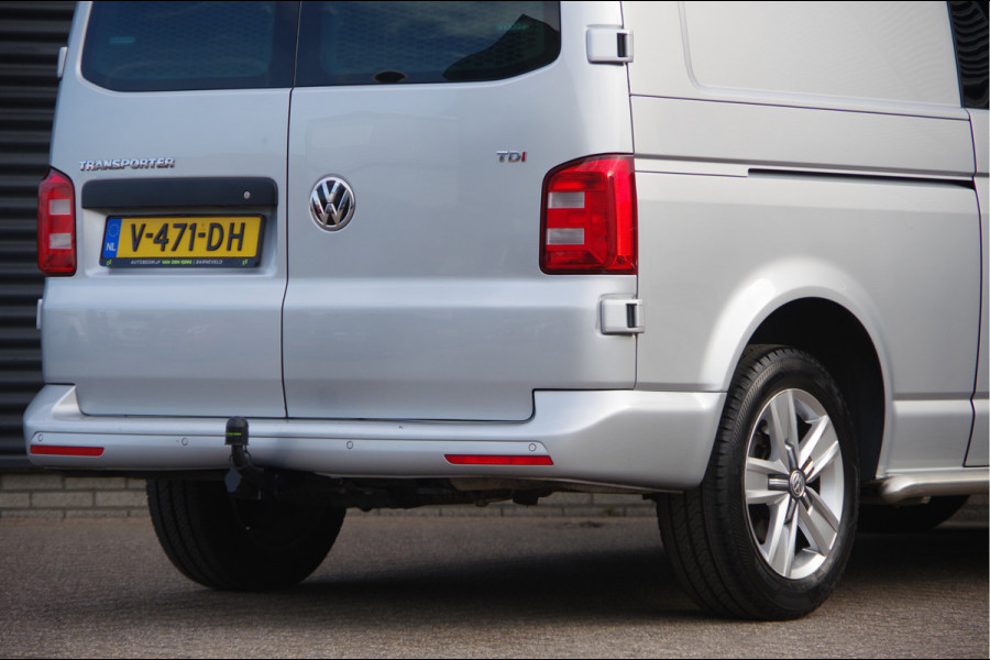 Volkswagen Transporter 2.0 TDI L2 Highline 3-ZITS, TREKHAAK, CAMERA, CRUISE, AIRCO, CARPLAY, AIRCO, BLUETOOTH, NL AUTO, NAP