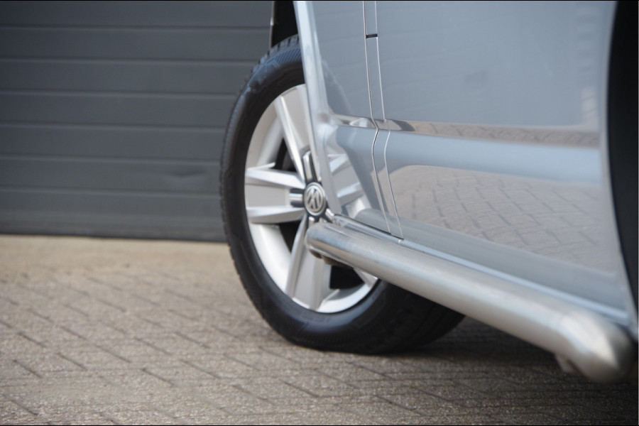 Volkswagen Transporter 2.0 TDI L2 Highline 3-ZITS, TREKHAAK, CAMERA, CRUISE, AIRCO, CARPLAY, AIRCO, BLUETOOTH, NL AUTO, NAP