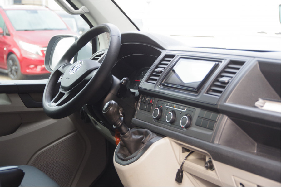 Volkswagen Transporter 2.0 TDI L2 Highline 3-ZITS, TREKHAAK, CAMERA, CRUISE, AIRCO, CARPLAY, AIRCO, BLUETOOTH, NL AUTO, NAP