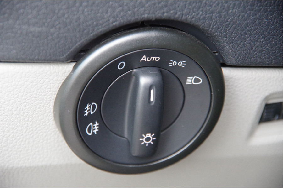 Volkswagen Transporter 2.0 TDI L2 Highline 3-ZITS, TREKHAAK, CAMERA, CRUISE, AIRCO, CARPLAY, AIRCO, BLUETOOTH, NL AUTO, NAP