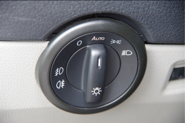 Volkswagen Transporter 2.0 TDI L2 Highline 3-ZITS, TREKHAAK, CAMERA, CRUISE, AIRCO, CARPLAY, AIRCO, BLUETOOTH, NL AUTO, NAP