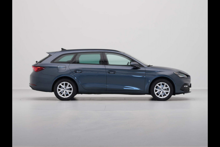 Seat Leon Sportstourer 1.0 eTSI 110pk DSG Style Business Intense Navigatie Wegkl. trekhaak Camera Acc 35