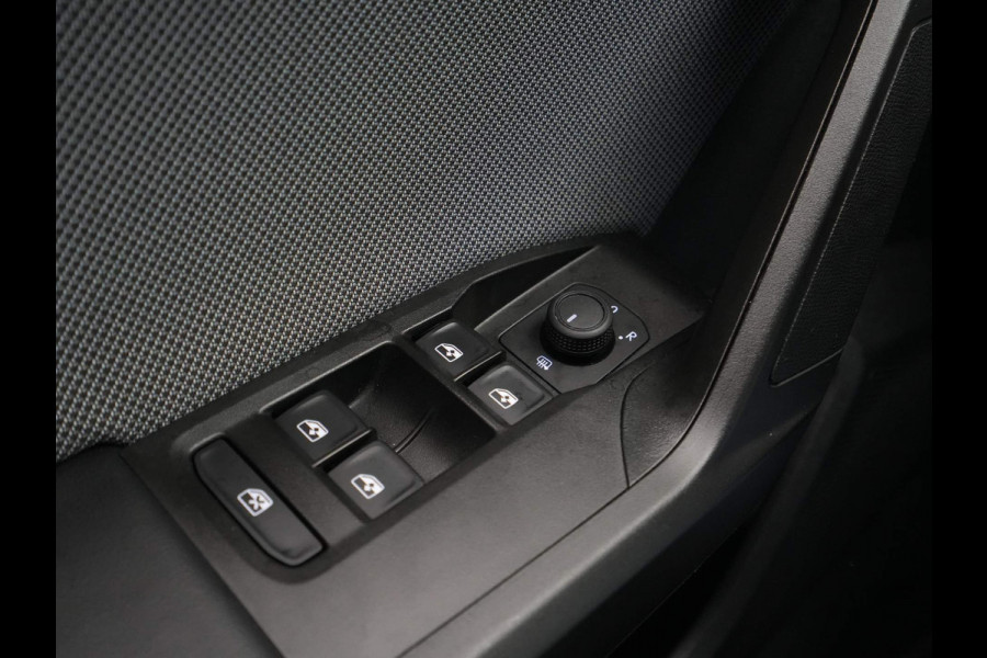 Seat Leon Sportstourer 1.0 eTSI 110pk DSG Style Business Intense Navigatie Wegkl. trekhaak Camera Acc 35