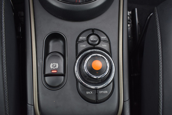 MINI Countryman 2.0 /192pk Cooper S Automaat / Navi / HU display / Keyless / 19" LM / Pano dak