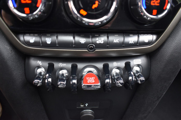 MINI Countryman 2.0 /192pk Cooper S Automaat / Navi / HU display / Keyless / 19" LM / Pano dak
