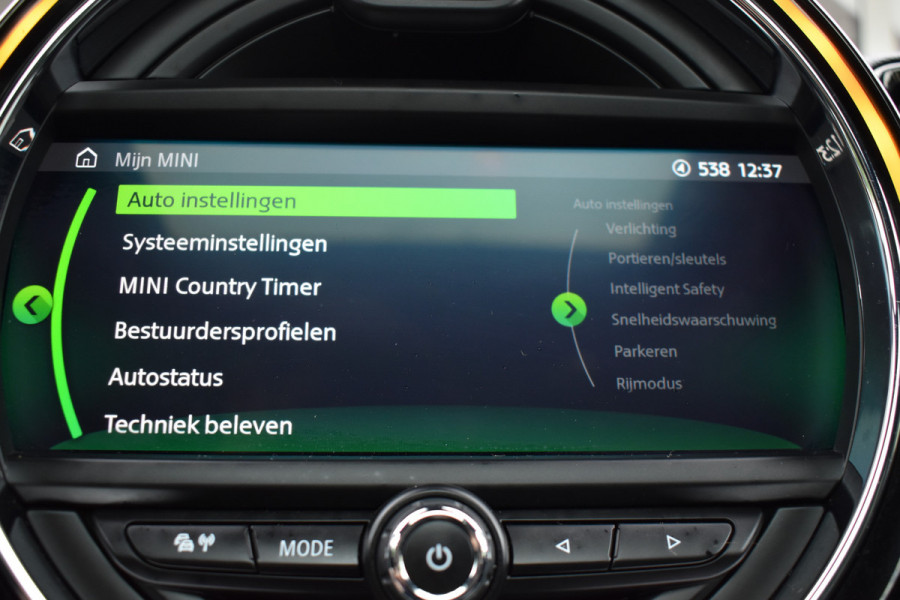 MINI Countryman 2.0 /192pk Cooper S Automaat / Navi / HU display / Keyless / 19" LM / Pano dak