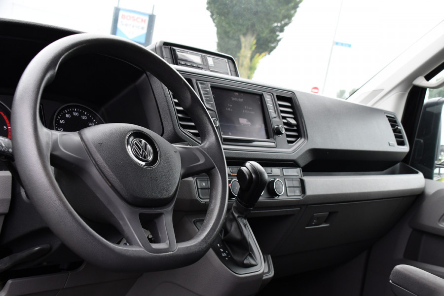 Volkswagen Crafter 35 2.0 TDI L3H3 Black Edition Cruise, Camera, Carplay, 177PK, Automaat, Sensoren, Multimedia, LED, Trekhaak, Uniek!