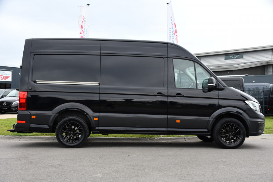 Volkswagen Crafter 35 2.0 TDI L3H3 Black Edition Cruise, Camera, Carplay, 177PK, Automaat, Sensoren, Multimedia, LED, Trekhaak, Uniek!