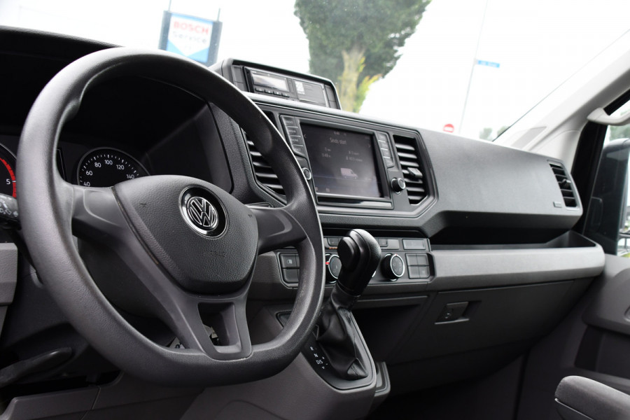 Volkswagen Crafter 35 2.0 TDI L3H3 Black Edition Cruise, Camera, Carplay, 177PK, Automaat, Sensoren, Multimedia, LED, Trekhaak, Uniek!