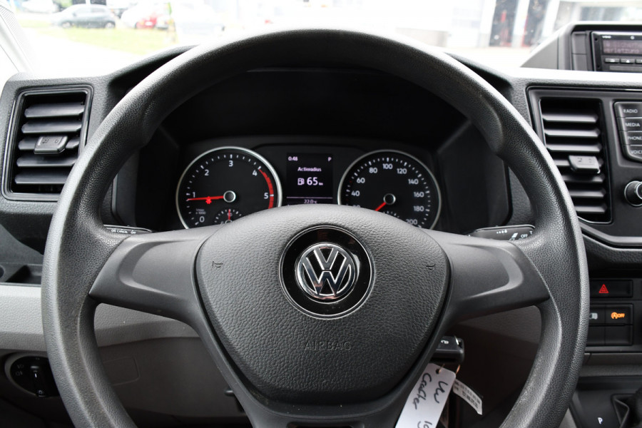 Volkswagen Crafter 35 2.0 TDI L3H3 Black Edition Cruise, Camera, Carplay, 177PK, Automaat, Sensoren, Multimedia, LED, Trekhaak, Uniek!