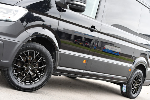 Volkswagen Crafter 35 2.0 TDI L3H3 Black Edition Cruise, Camera, Carplay, 177PK, Automaat, Sensoren, Multimedia, LED, Trekhaak, Uniek!