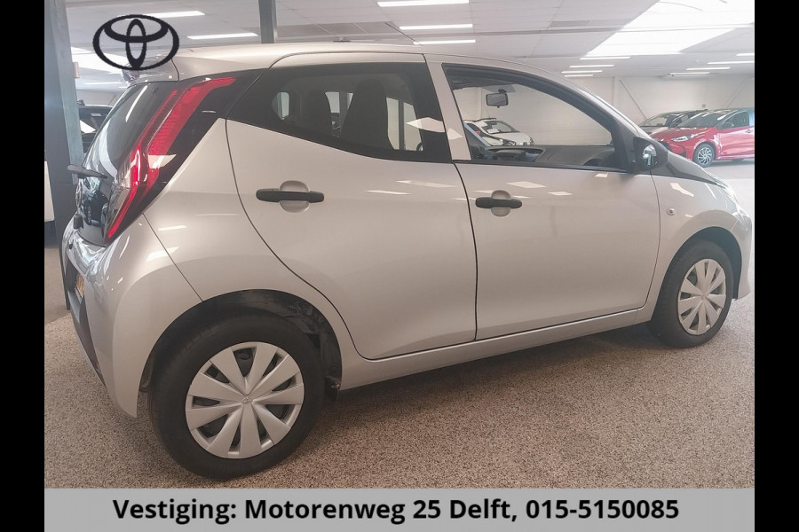 Toyota Aygo 1.0 VVT-i X SILVERLINE FUN CARPLAY NAVI AIRCO.5 DRS .GARANTIE TOT 2031 !