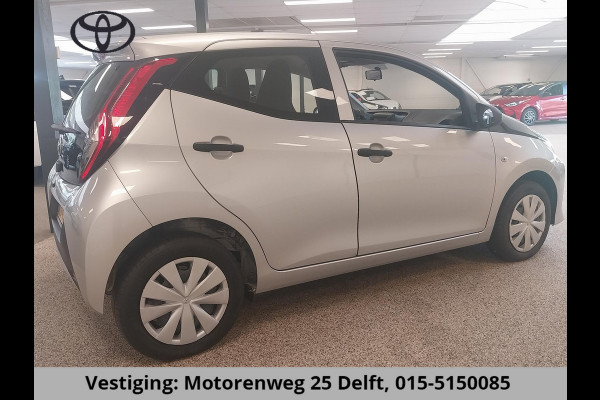Toyota Aygo 1.0 VVT-i X SILVERLINE FUN CARPLAY NAVI AIRCO.5 DRS .GARANTIE TOT 2031 !