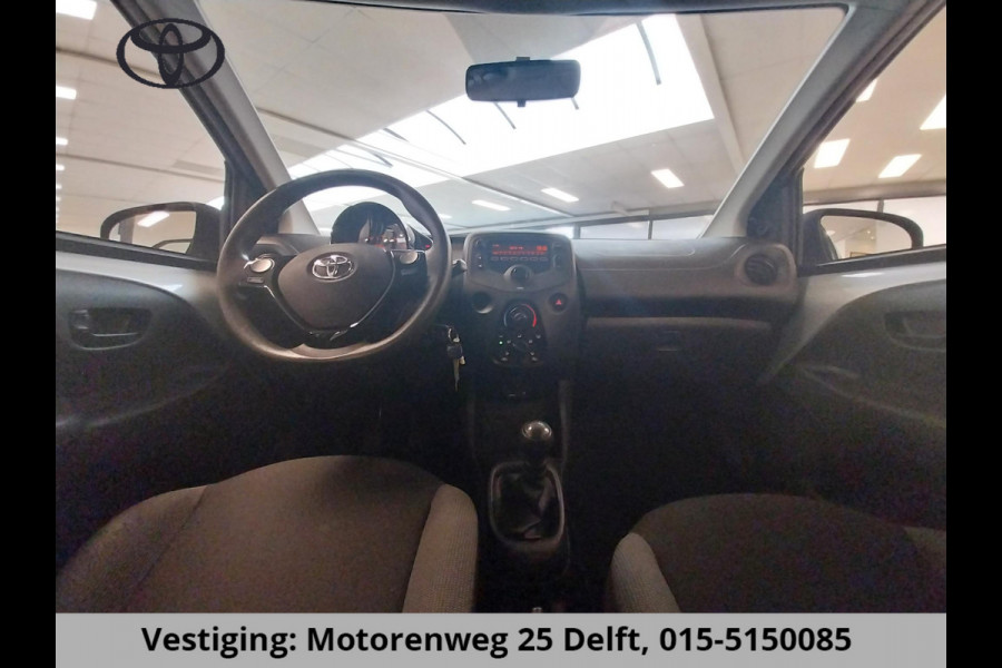 Toyota Aygo 1.0 VVT-i X SILVERLINE FUN CARPLAY NAVI AIRCO.5 DRS .GARANTIE TOT 2031 !