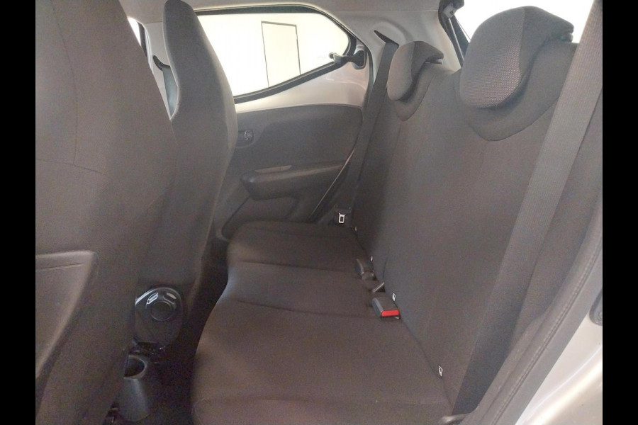 Toyota Aygo 1.0 VVT-i X SILVERLINE FUN CARPLAY NAVI AIRCO.5 DRS .GARANTIE TOT 2031 !