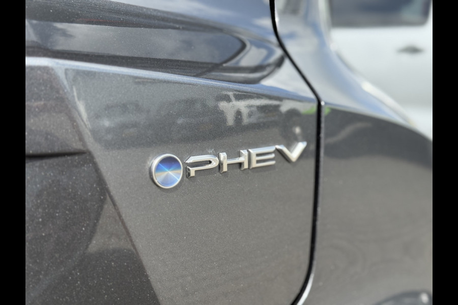 Toyota C-HR 2.0 Plug-in Hybrid 220 Dynamic | ACC | Camera | Navi XL | Keyless | Winter-Pakket | 18 inch