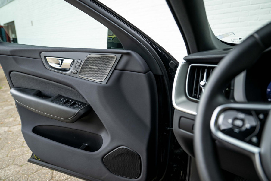 Volvo XC60 2.0 T6 Ultimate AWD Black Edition 398pk LONG RANGE
