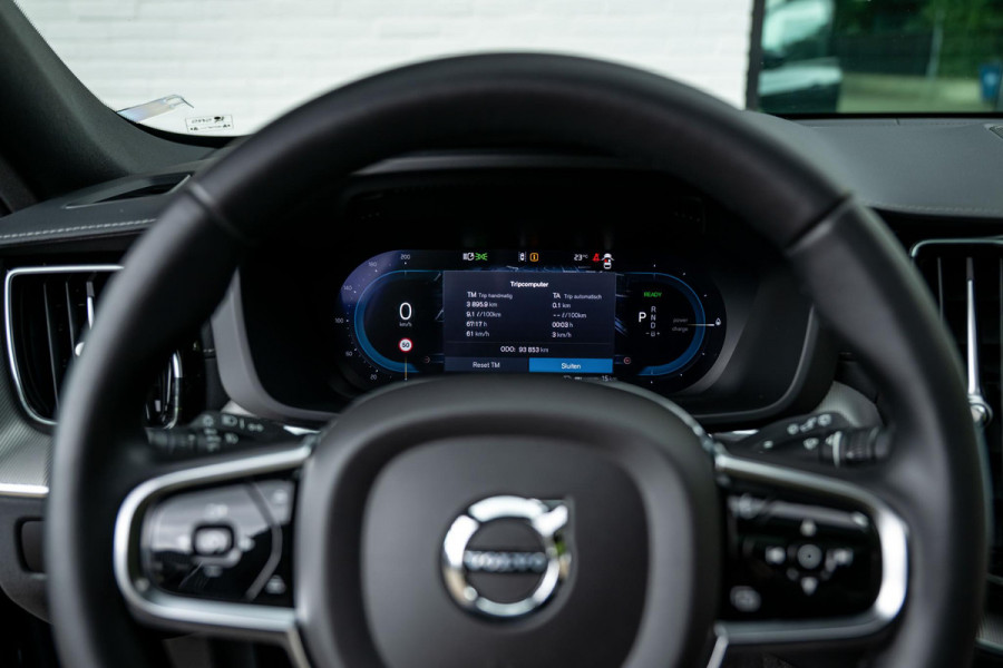 Volvo XC60 2.0 T6 Ultimate AWD Black Edition 398pk LONG RANGE