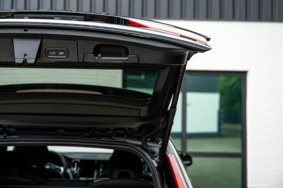 Volvo XC60 2.0 T6 Ultimate AWD Black Edition 398pk LONG RANGE